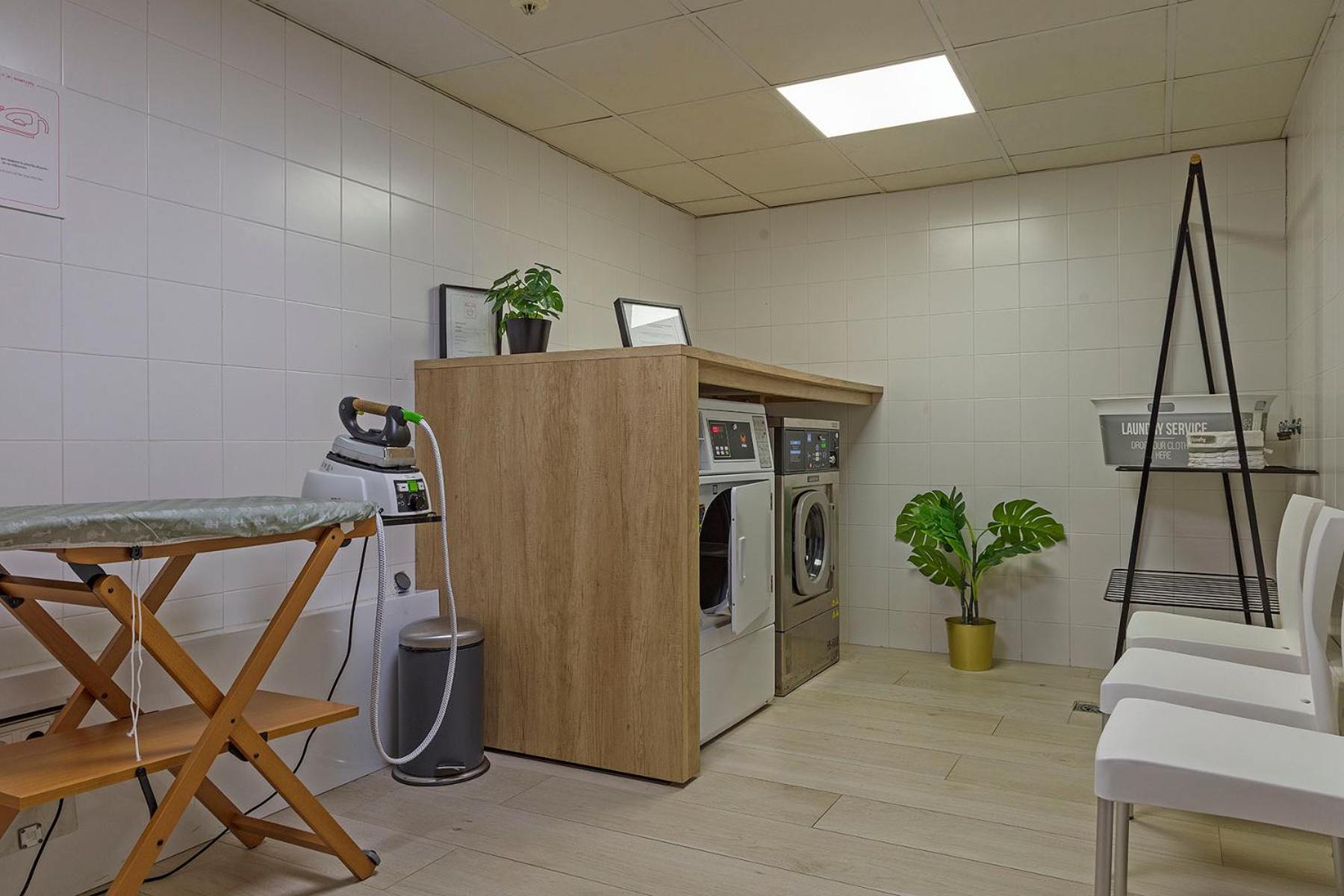 Aparthotel Bcn Montjuic Barcelona Bagian luar foto