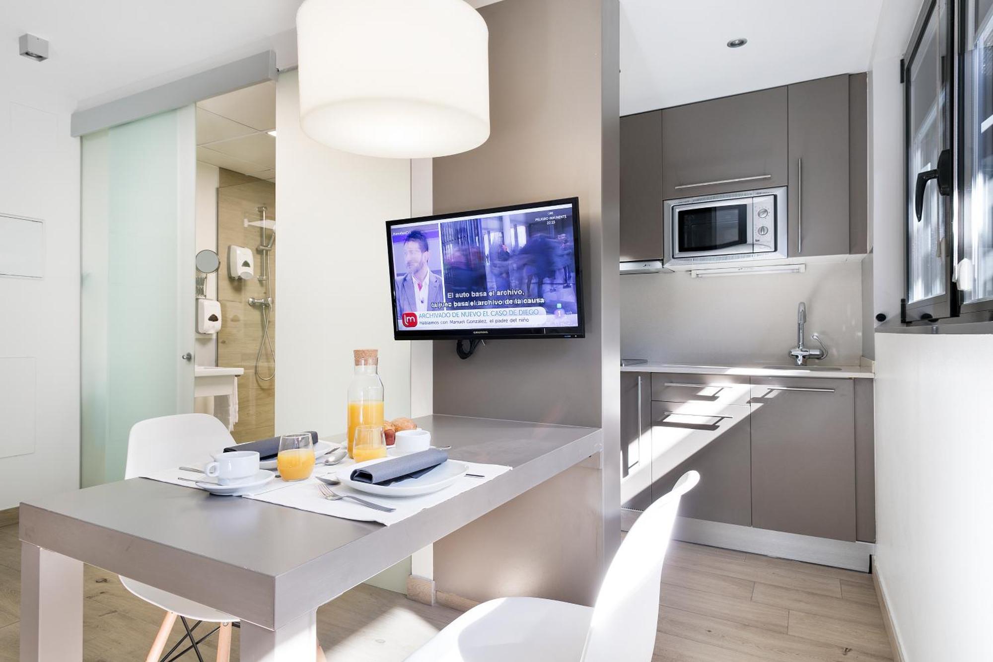 Aparthotel Bcn Montjuic Barcelona Bagian luar foto