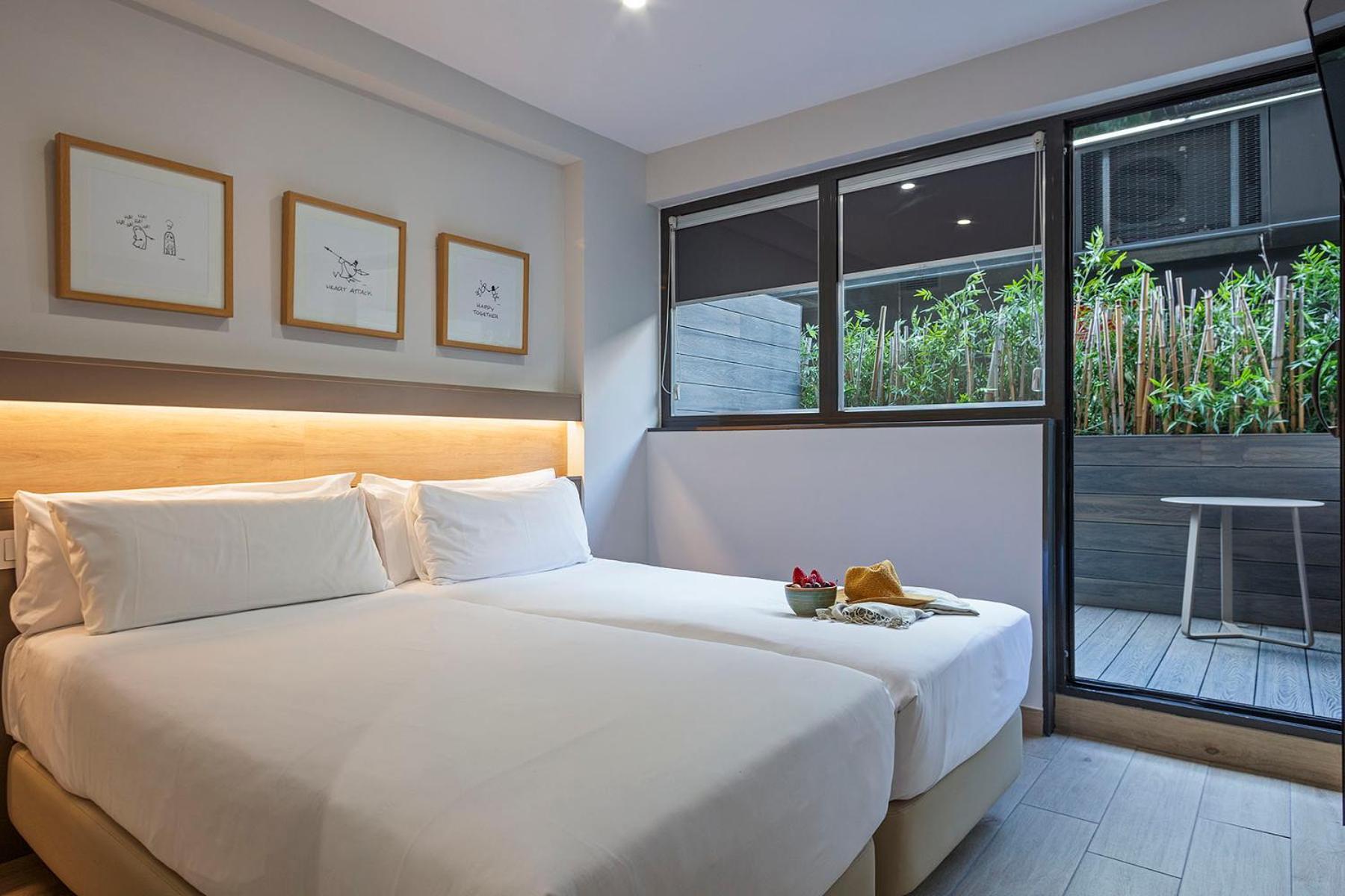 Aparthotel Bcn Montjuic Barcelona Bagian luar foto