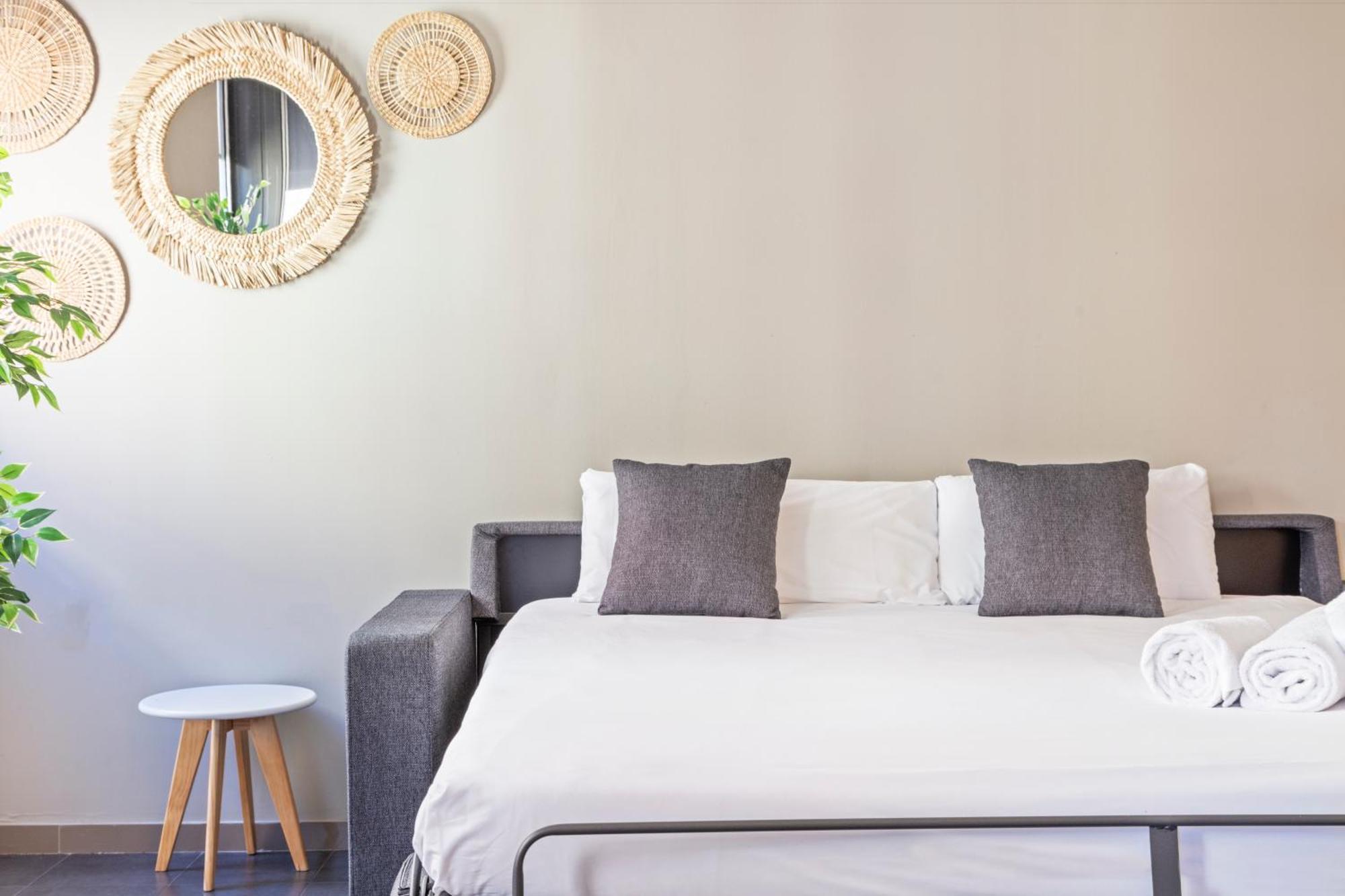 Aparthotel Bcn Montjuic Barcelona Bagian luar foto