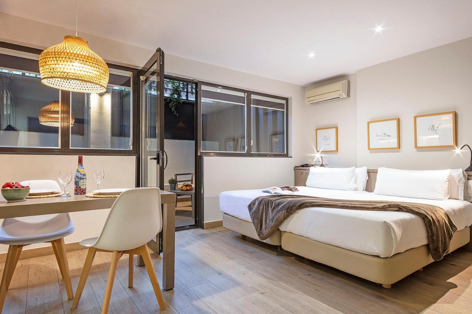 Aparthotel Bcn Montjuic Barcelona Bagian luar foto